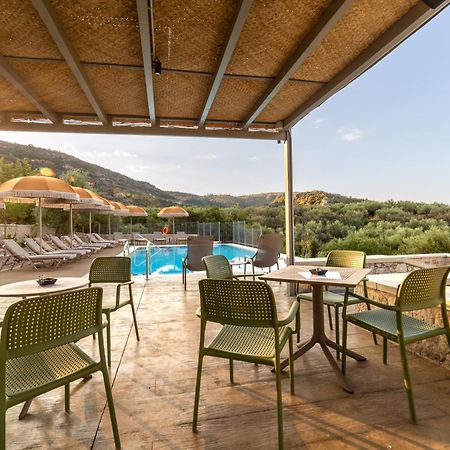 Olympia Zervea Studios With Pool - Apartment Kardhamili Bagian luar foto