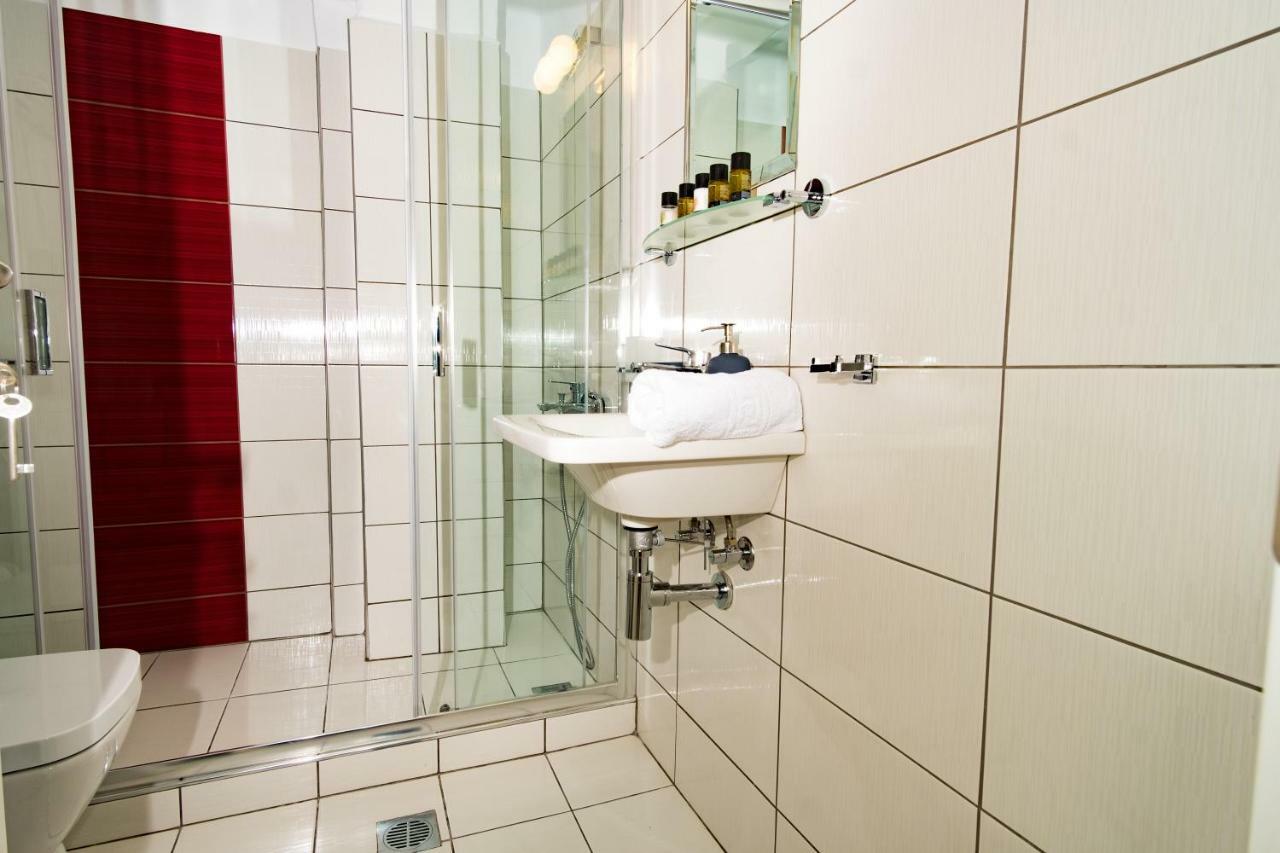 Olympia Zervea Studios With Pool - Apartment Kardhamili Bagian luar foto