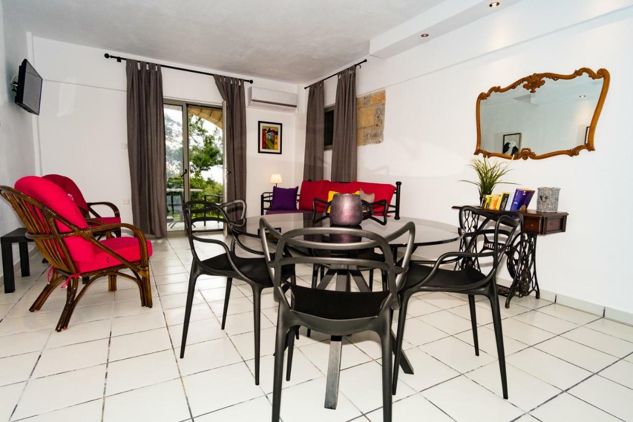 Olympia Zervea Studios With Pool - Apartment Kardhamili Bagian luar foto